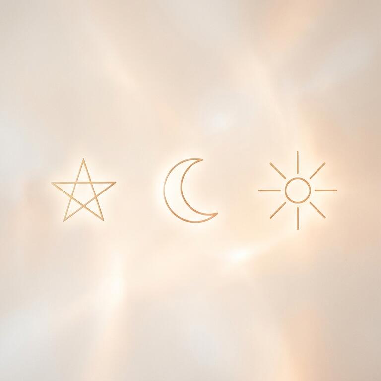 biểu tượng bài tarot - Các biểu tượng sao, mặt trăng tượng trưng cho sự chữa lành tâm linh