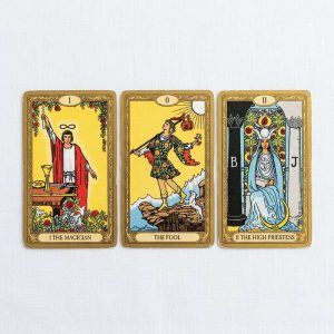 Trải bài tarot 3 lá: Bí quyết xoa dịu quá khứ của mình